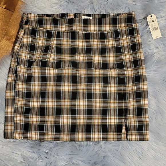 mini skirt garage